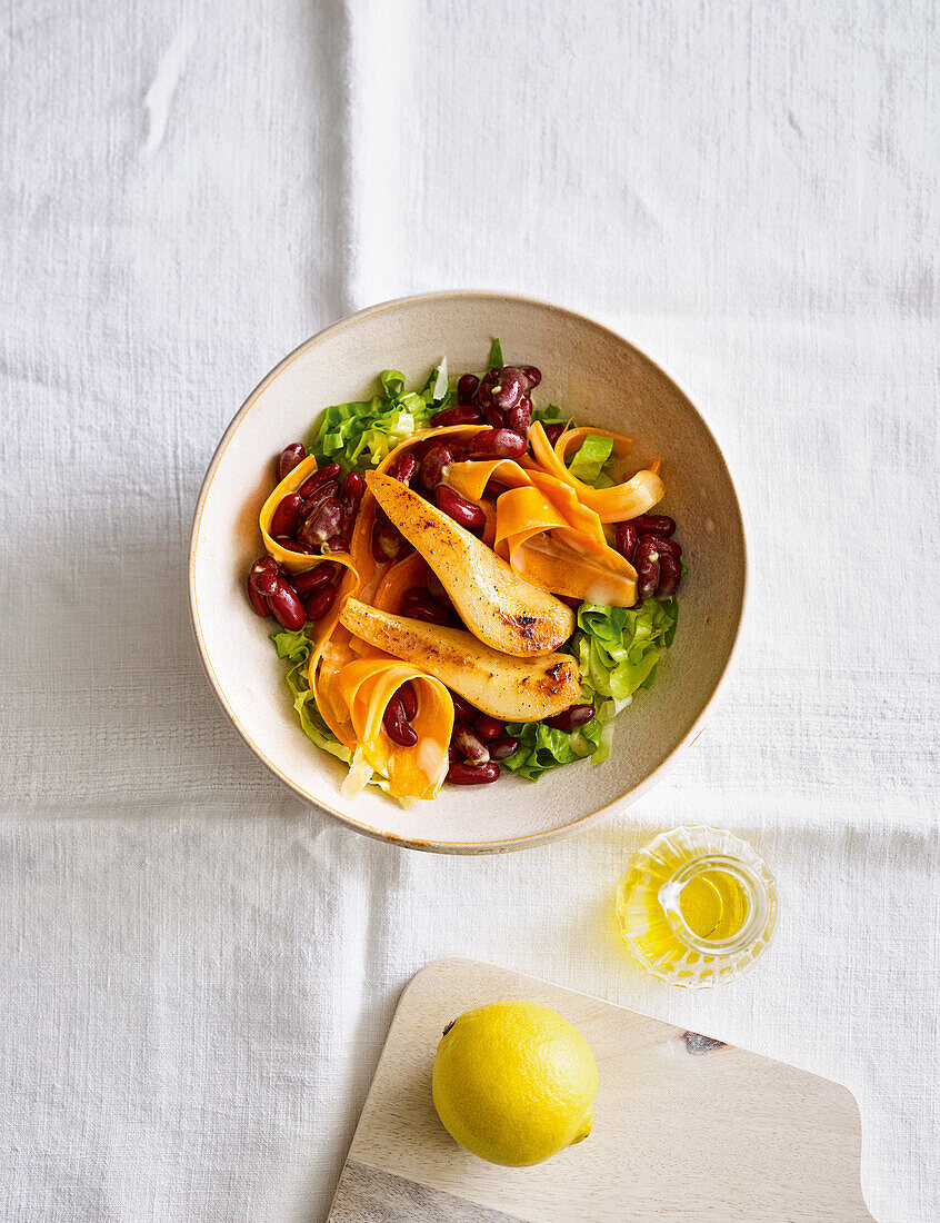 Veganer Möhren-Bohnen-Salat mit Gewürzbirne