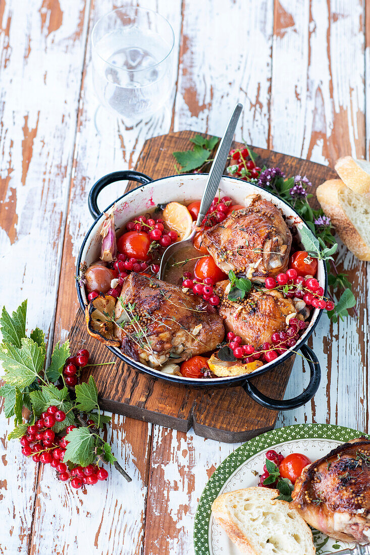 Chicken with red currants