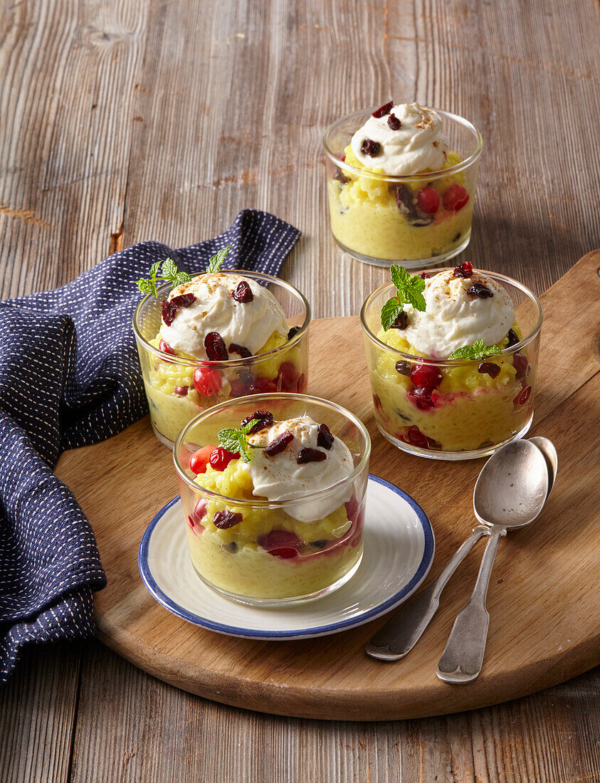 Vanilla rice pudding with cranberries