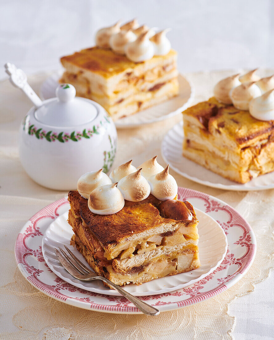 Bread pudding with apples