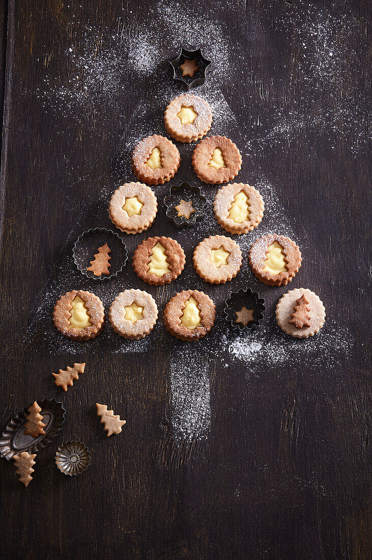 Weihnachtliche Sandwich-Plätzchen mit Lemon Curd