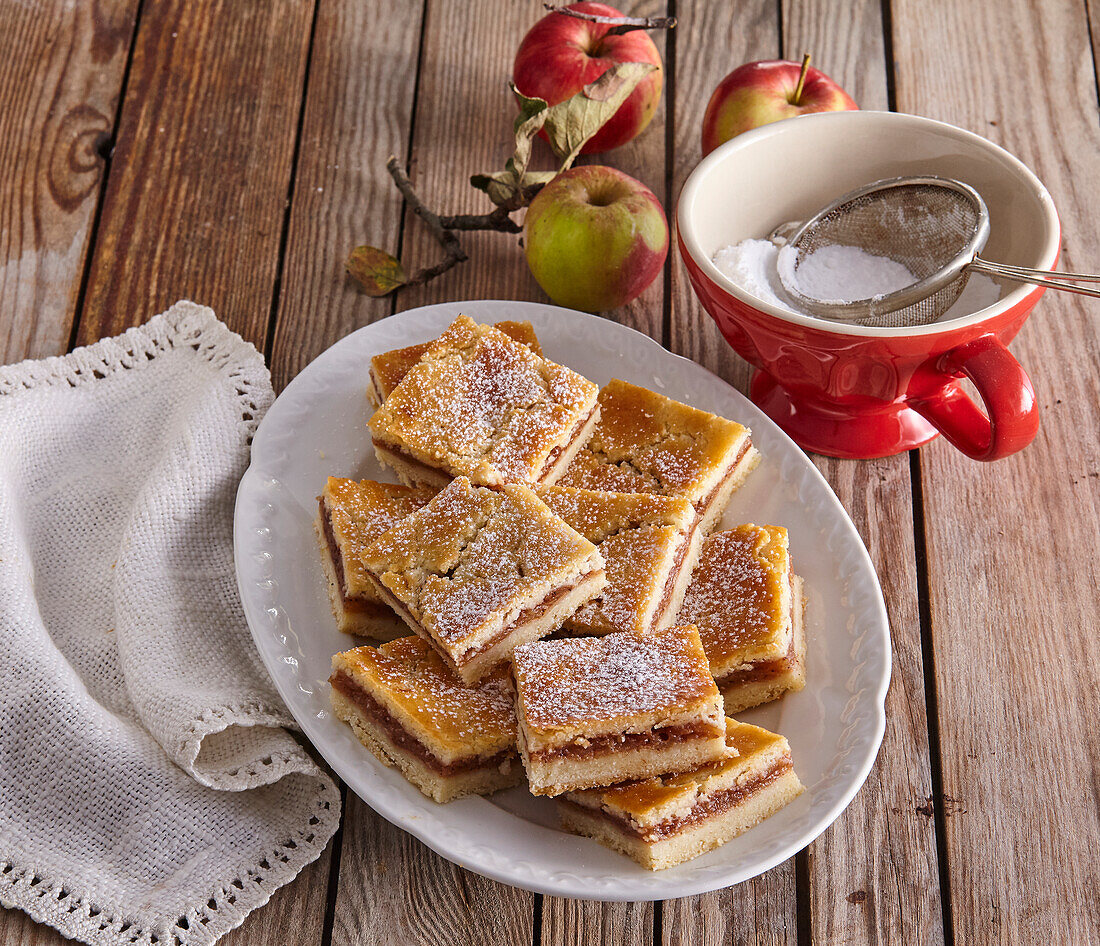 Grandma's apple pie squares