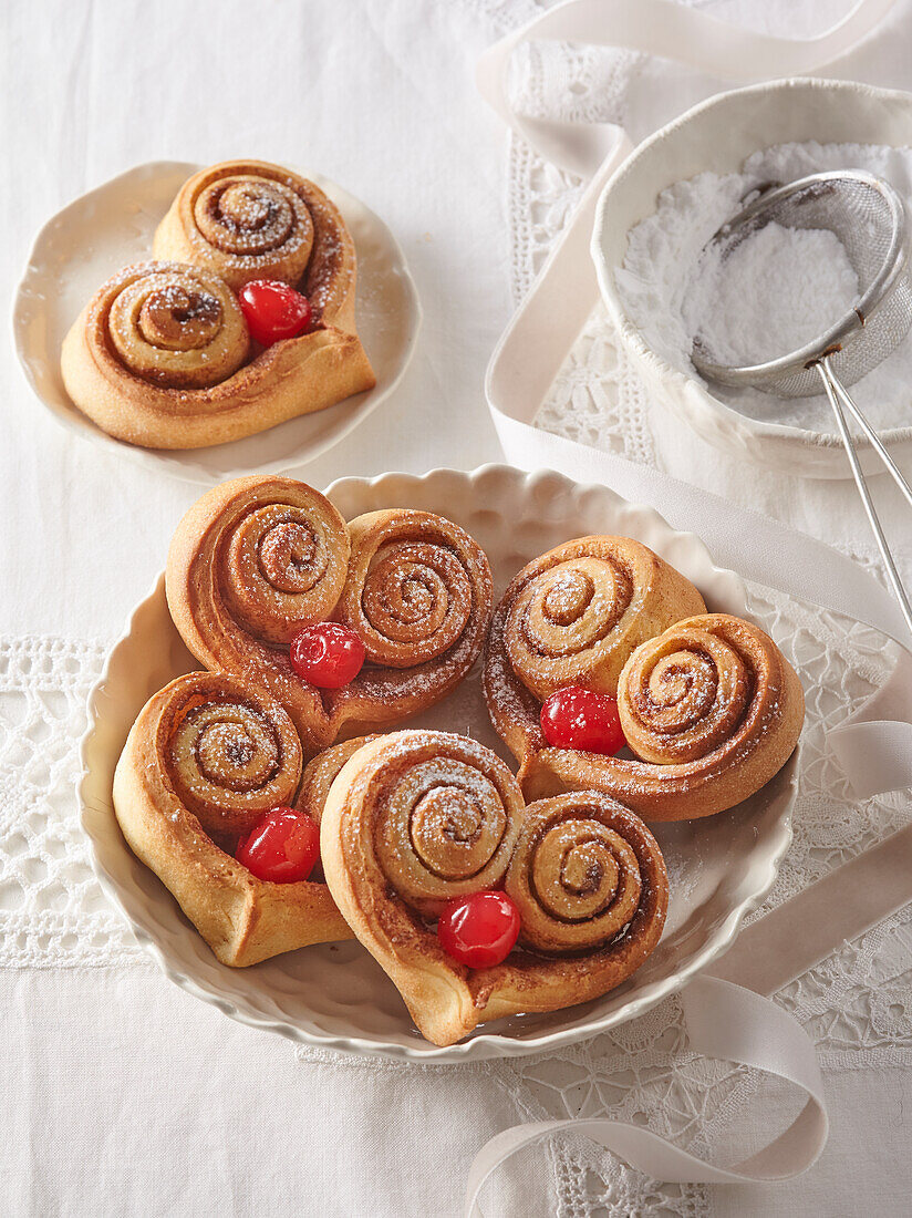 Heart-shaped cinnamon buns