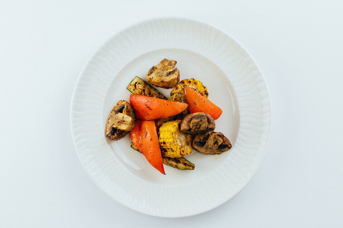 Grilled mushrooms, peppers and corn on the cob