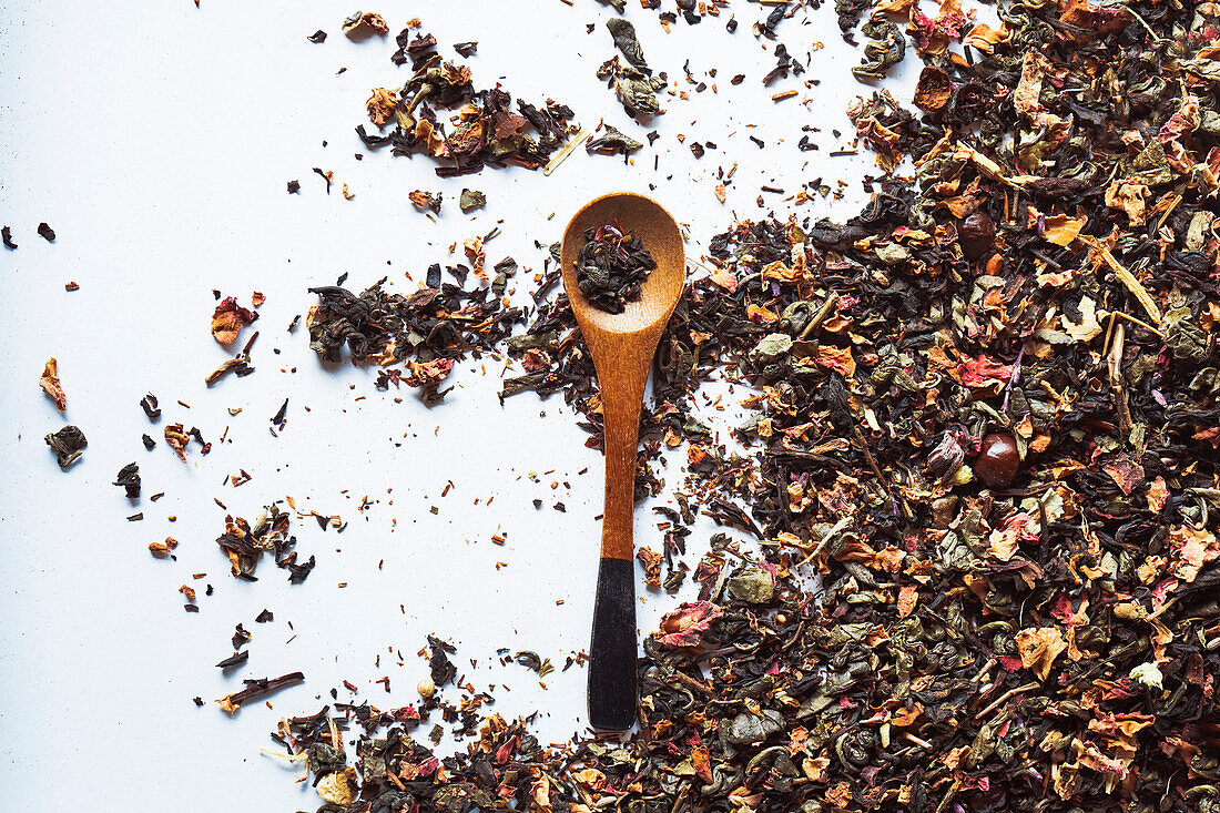 Dried tea made from fruits and flowers