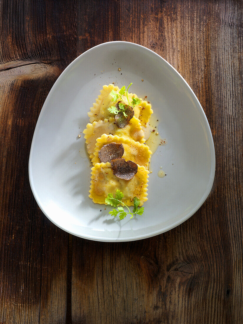 Sweetbread ravioli with truffles