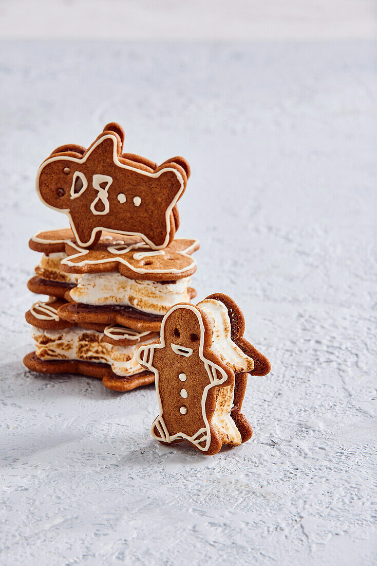 Gingerbread men with s'mores