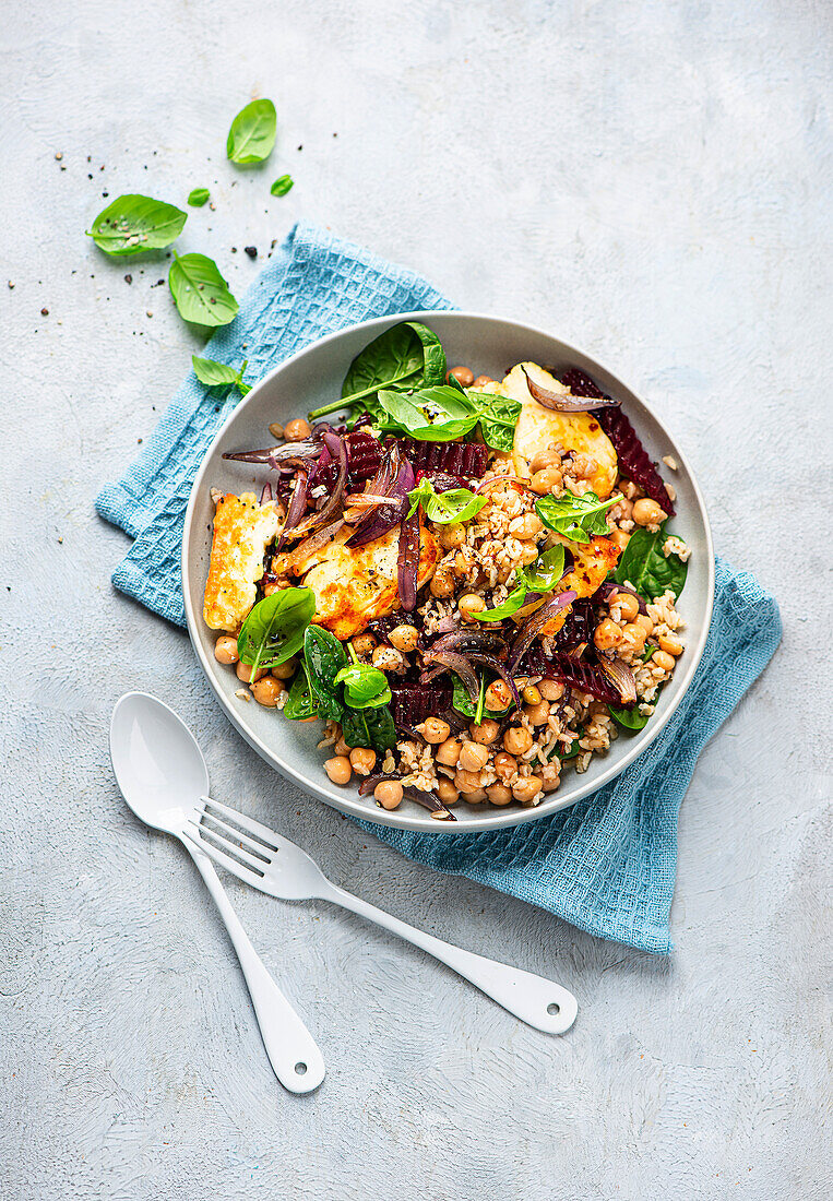 Scharfe Rote-Bete mit gebratenem Halloumi