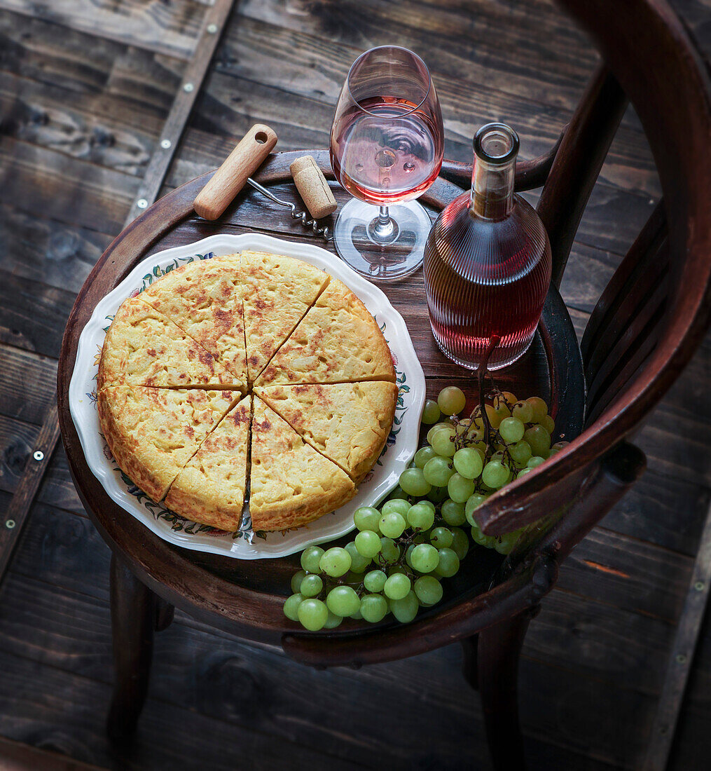 Tortilla de Patatas (Spanisches Omelett mit Kartoffeln)