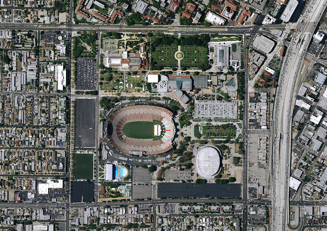 Memorial Coliseum, LA, California, USA, satellite image