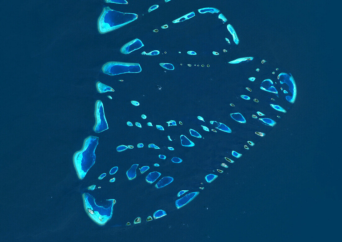 South Maalhosmadulu Atoll, Maldives, satellite image