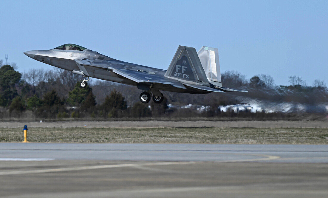 US Air Force F-22 Raptor taking off