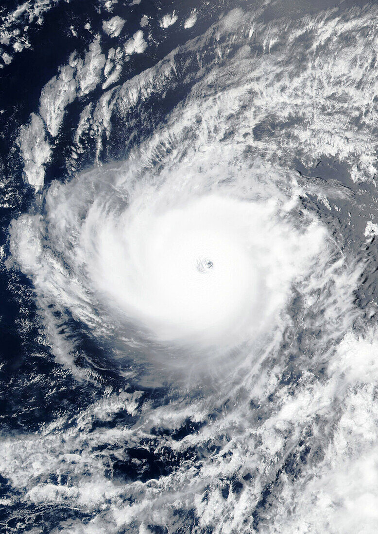 Hurricane Hector heading towards Hawaii, satellite image