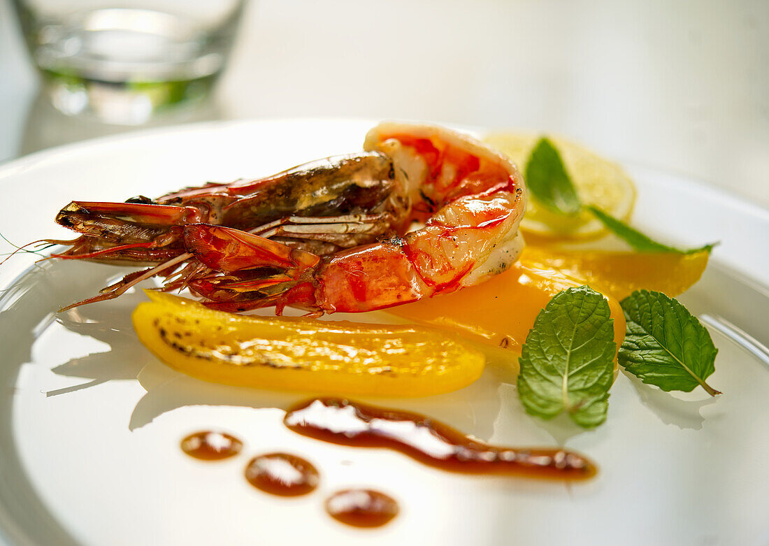 Prawn with yellow pepper