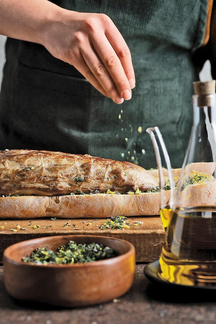 Schweinefilet im Brot gebacken