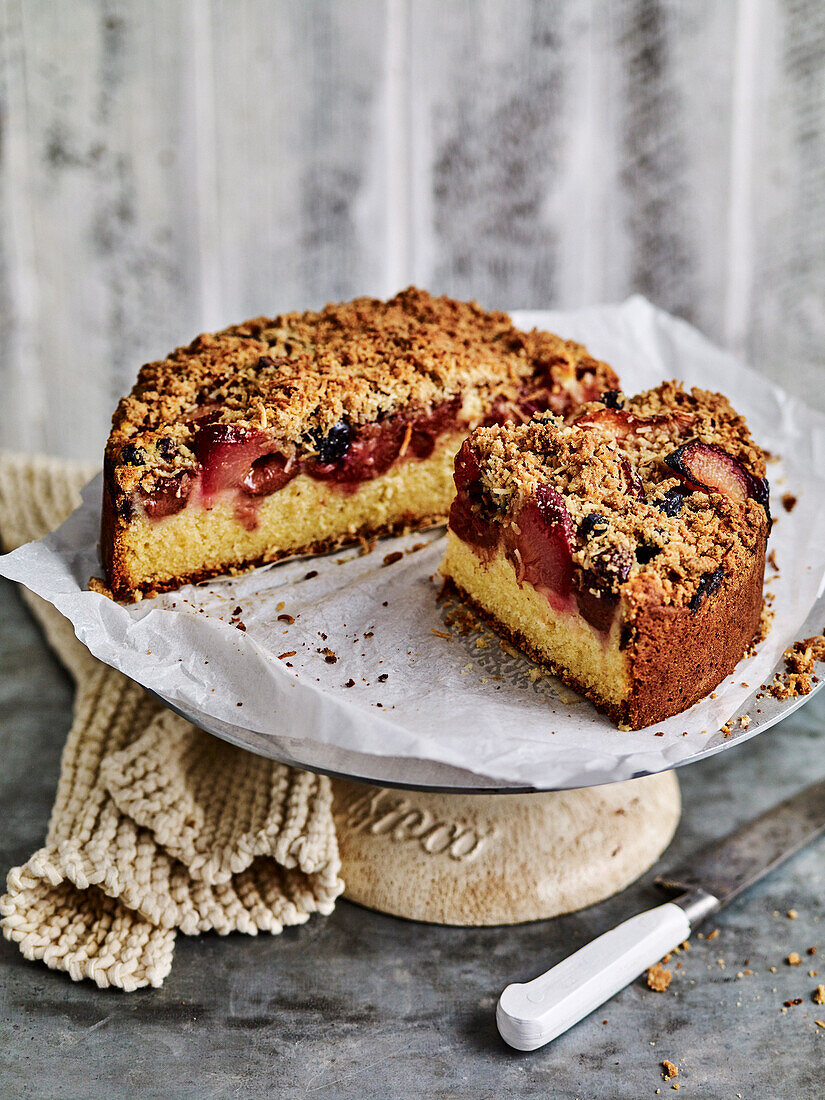 Apple streusel cake