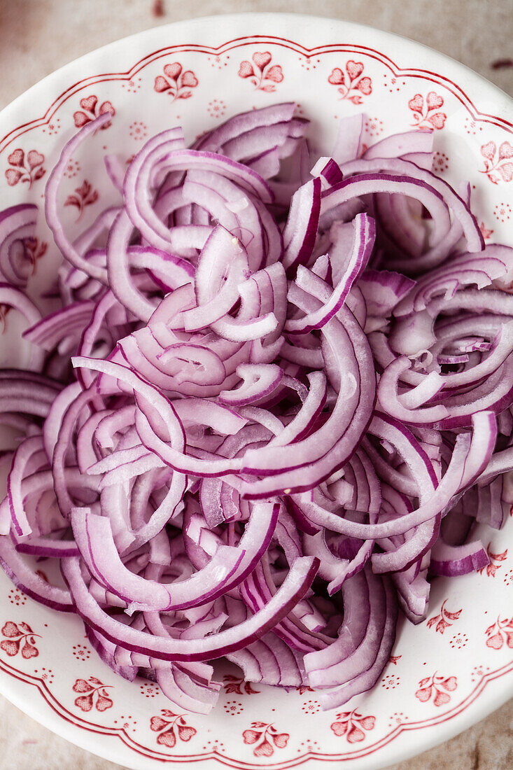 Red onions cut into rings