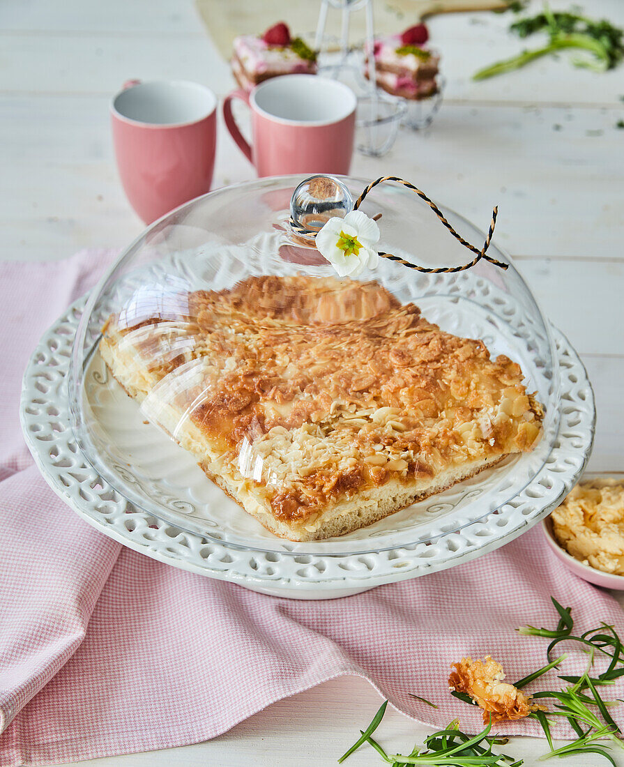 Honey almond cake