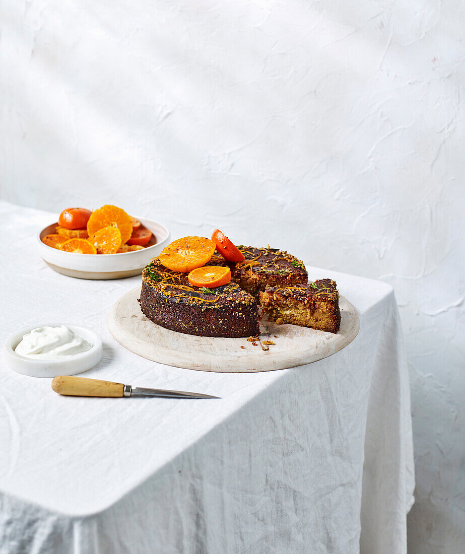 Kuchen mit Mandarinen, Honig und Koriandersamen