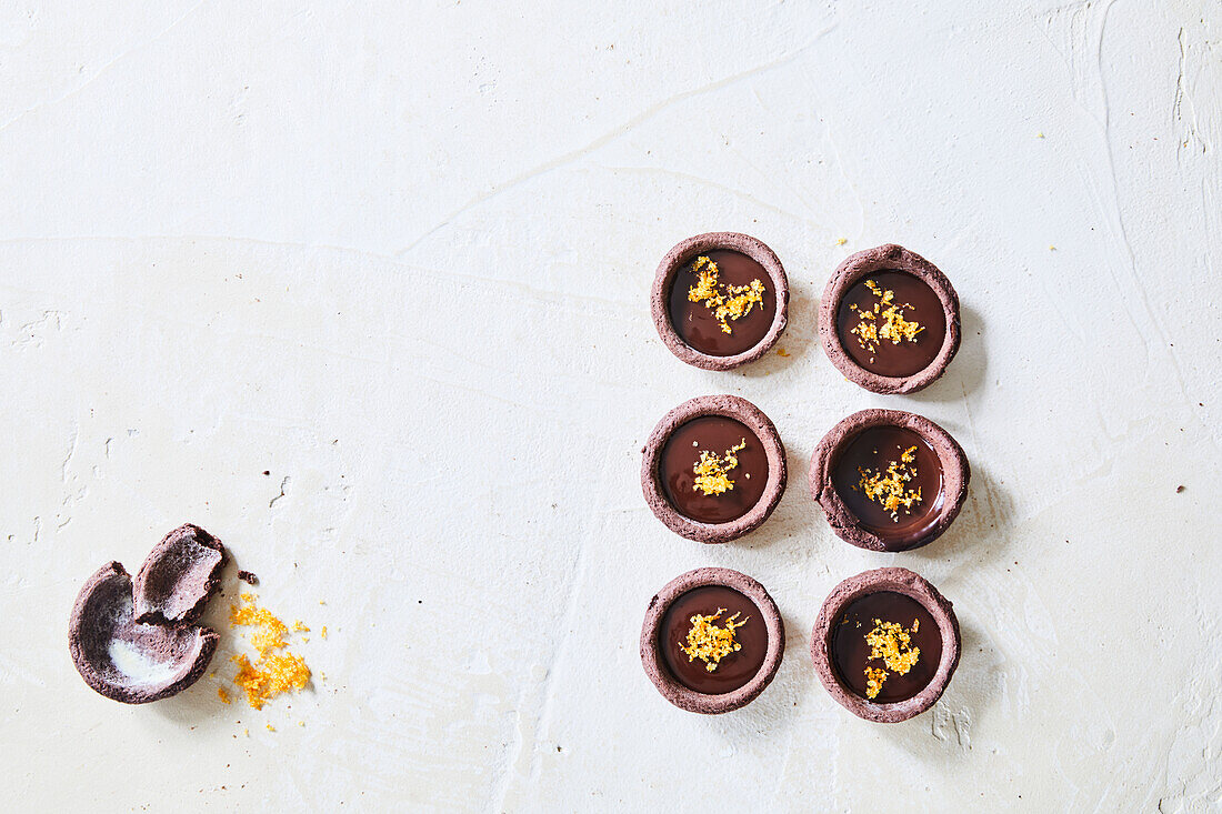 Small Orange-Chocolate Cakes