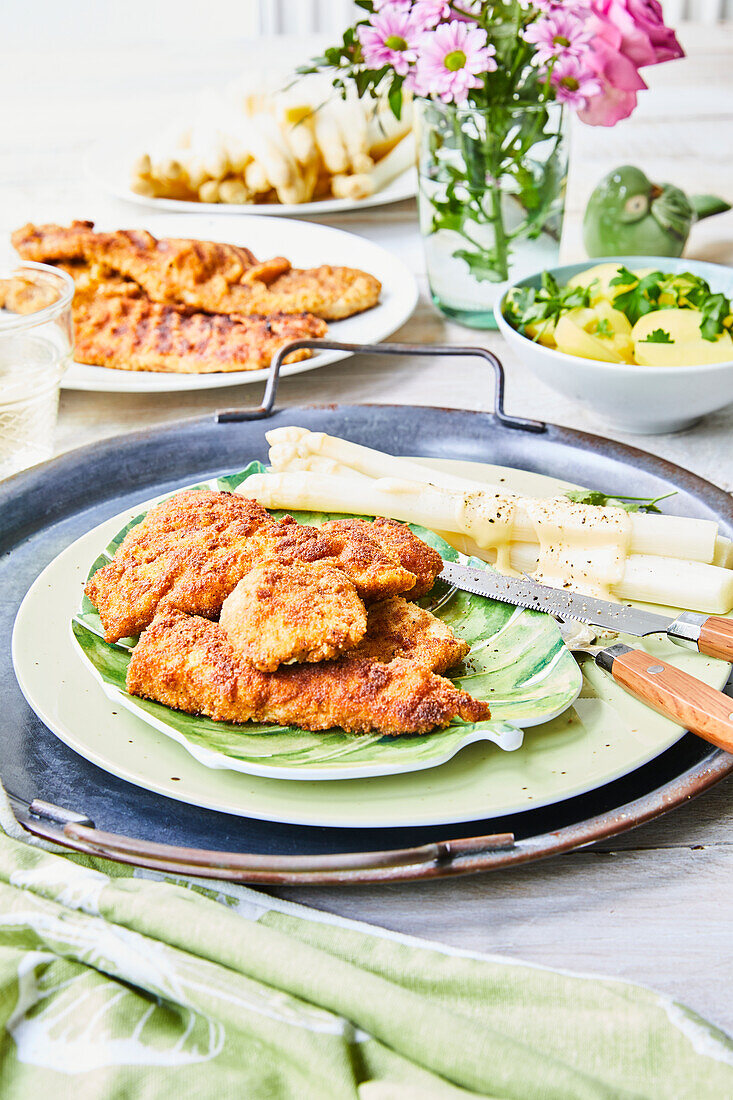 Schnitzel mit Spargel