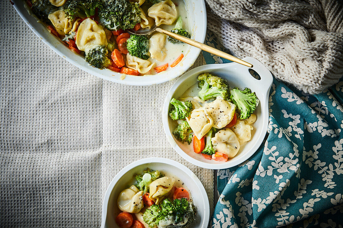 Tortellini casserole with broccoli and carrots