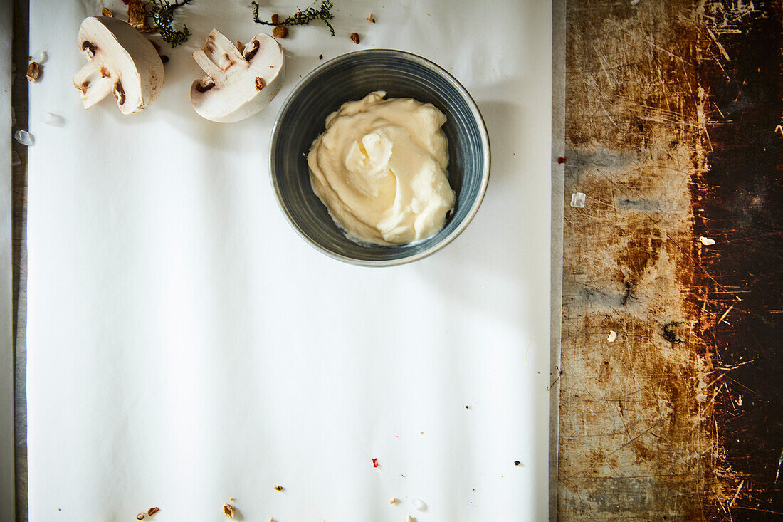 Suppenzutaten: Champignons und Sahne