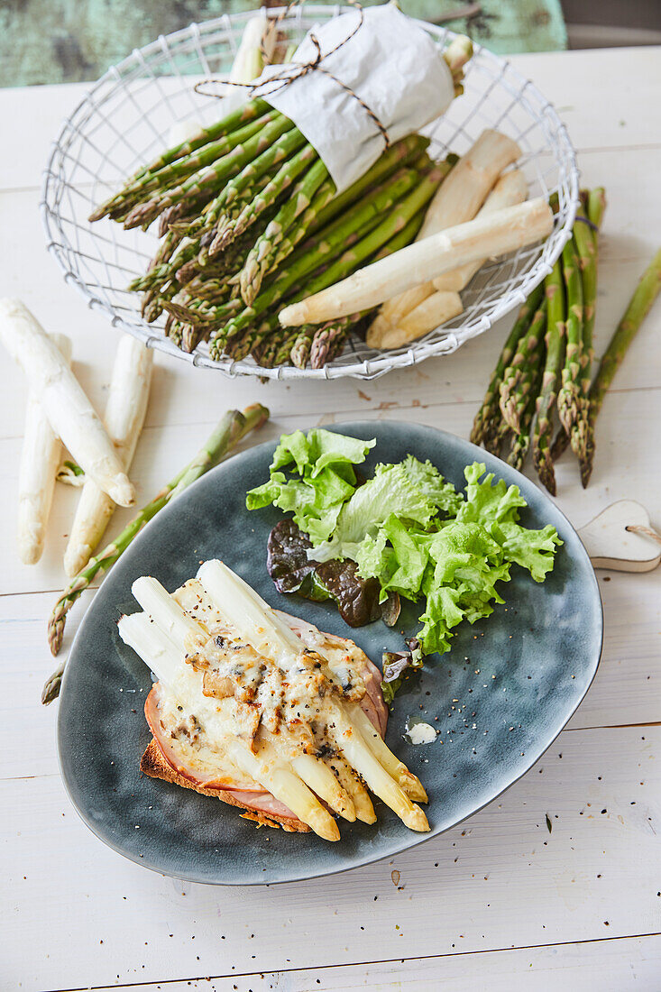 White asparagus on toast