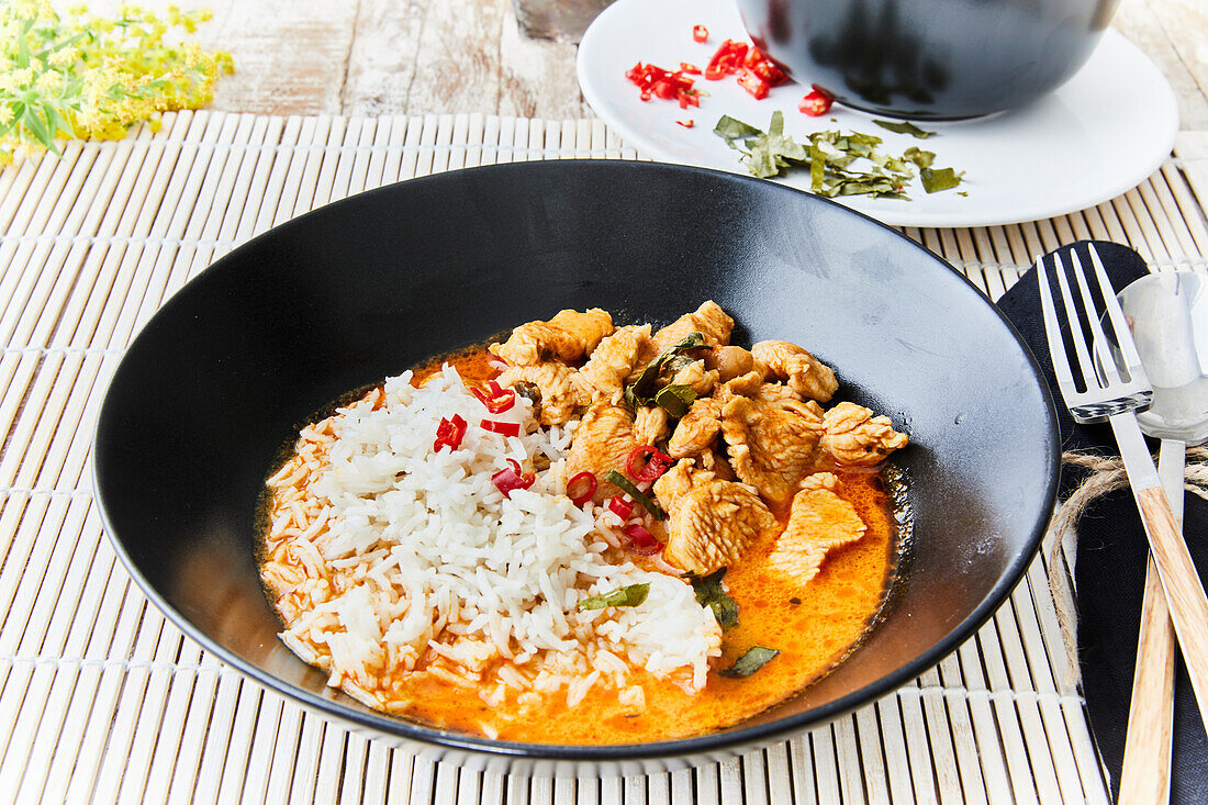 Hühnchen-Thaicurry mit Reis