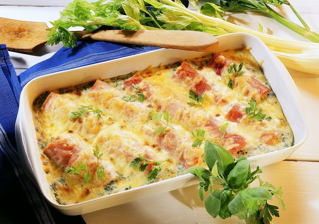 Baked celery with ham