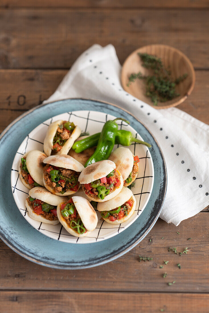 Mini-Sandwiches mit Lamm und Friggitelli