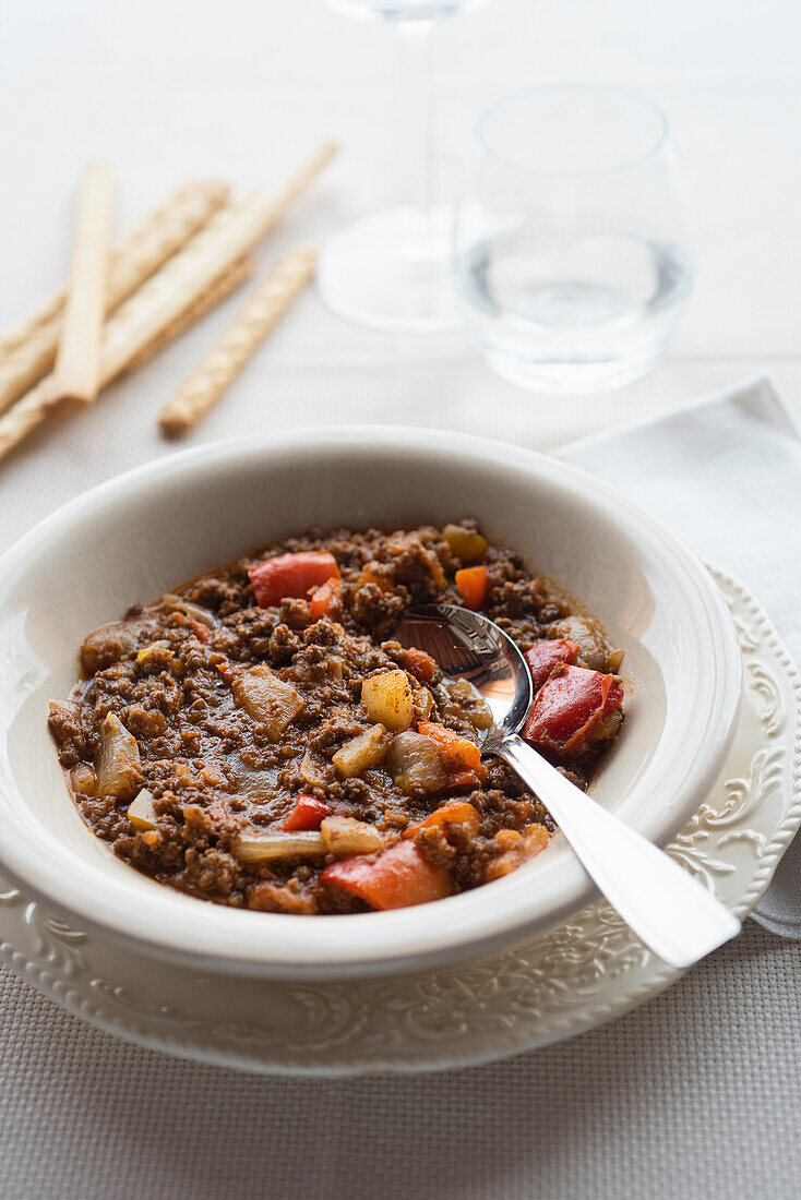 Vecchia di cavallo (Gericht mit Pferdehackfleisch, Parma, Italien)