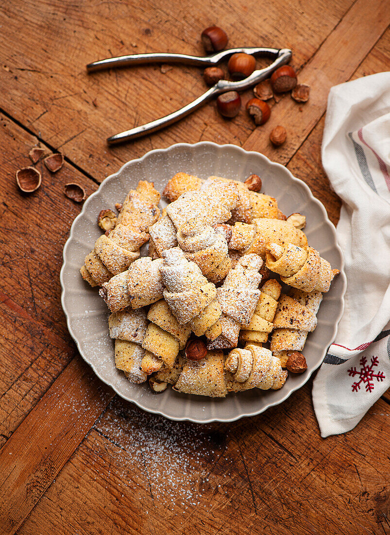 Vanilla nut croissants