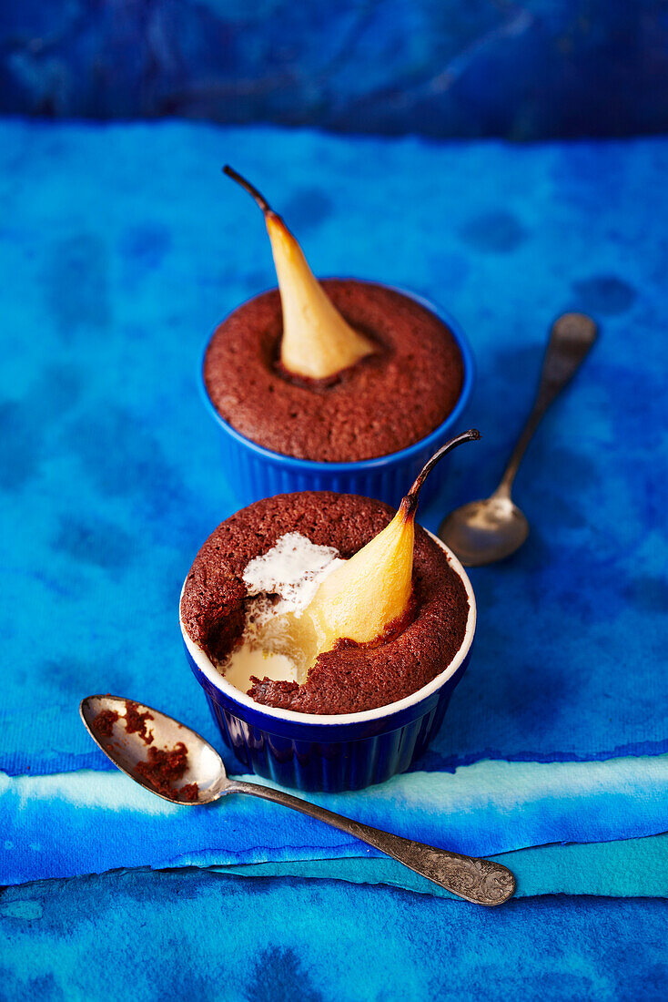 Chocolate pudding with pears