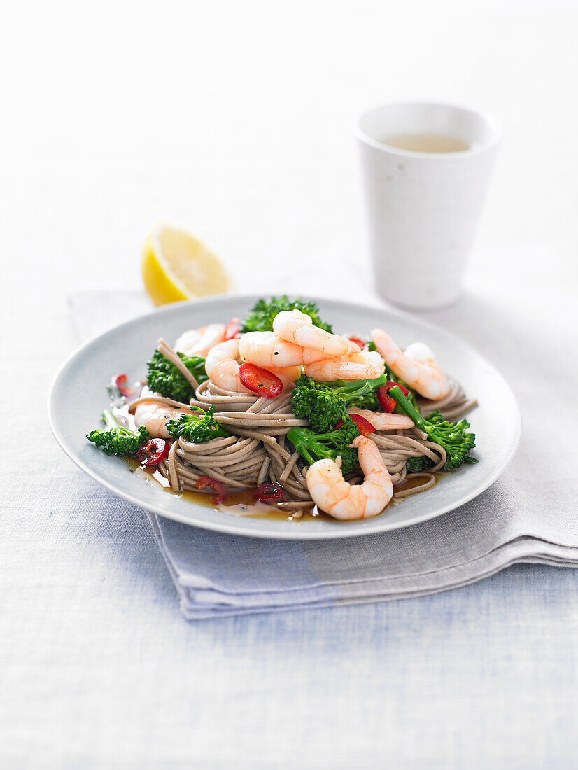 Noodles with teriyaki shrimp and broccoli