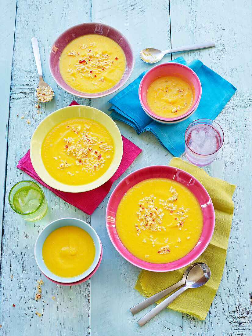 Spiced carrot and coconut soup