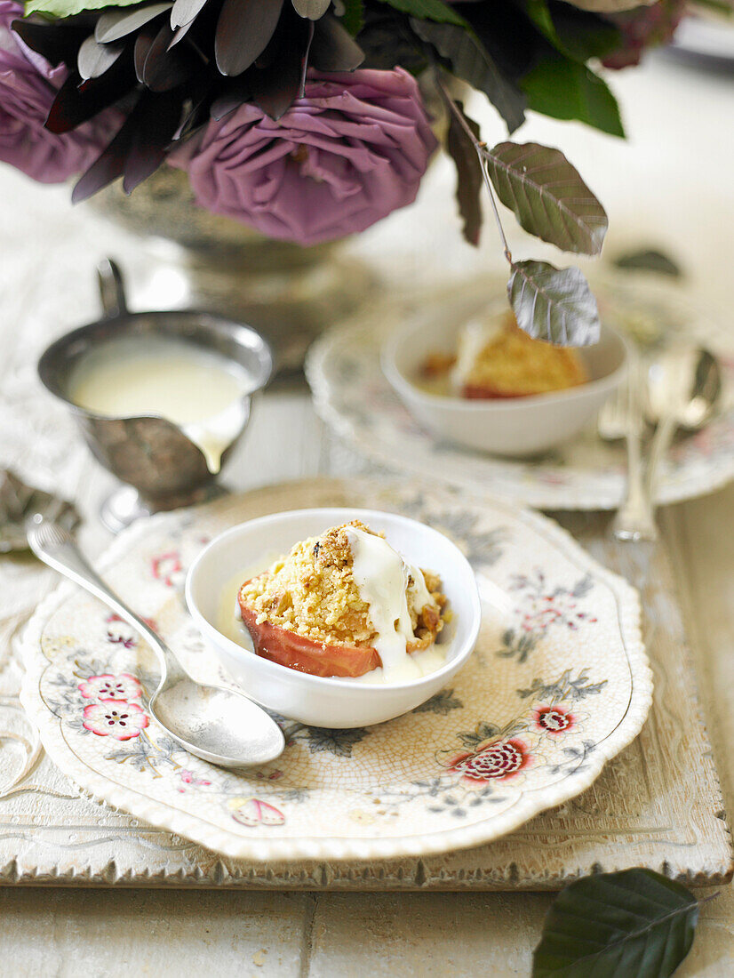 Baked stuffed apples with cream