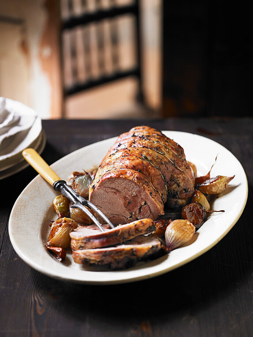 Langsam gebratenes Lammfleisch