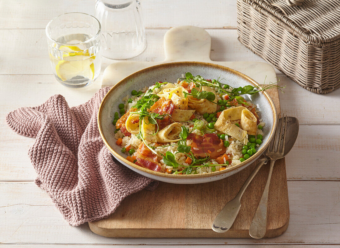 Fried rice with bacon and vegetables