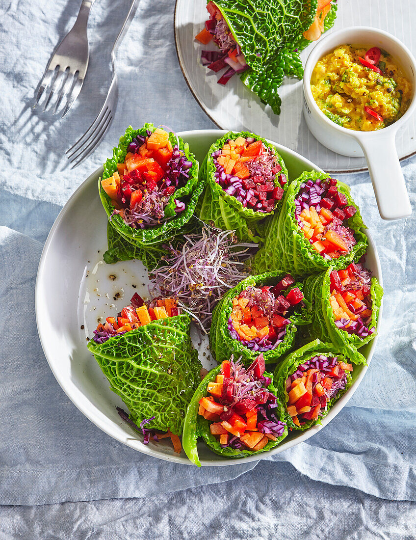 Vegetable wraps with curry tahini dip