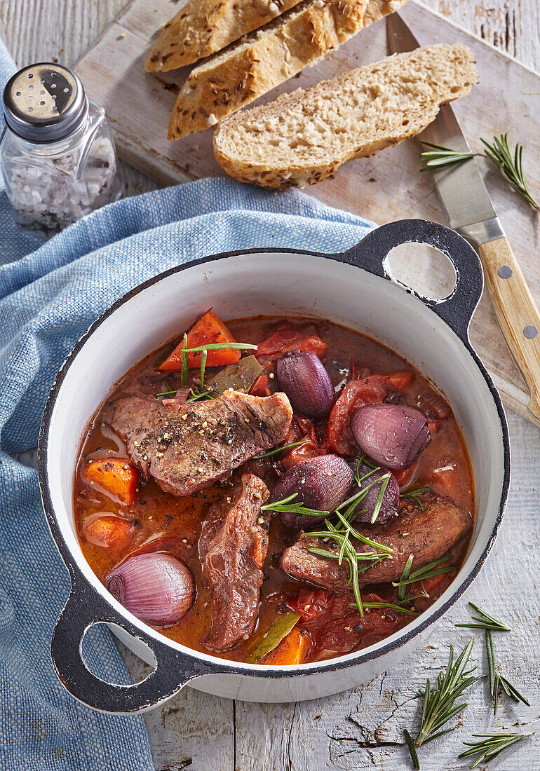 Veal ragout with shallots