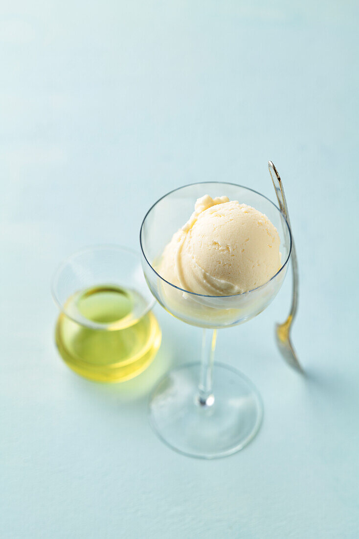 Buttermilk ice cream with limoncello