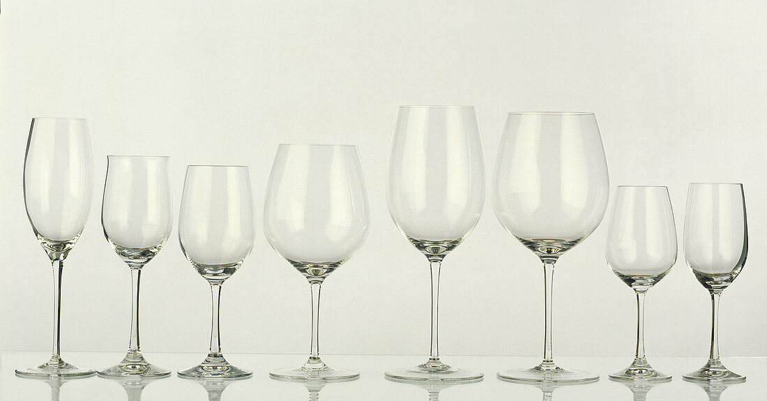 Leere Gläser: vom Champagnerglas bis hin zum Portweinglas