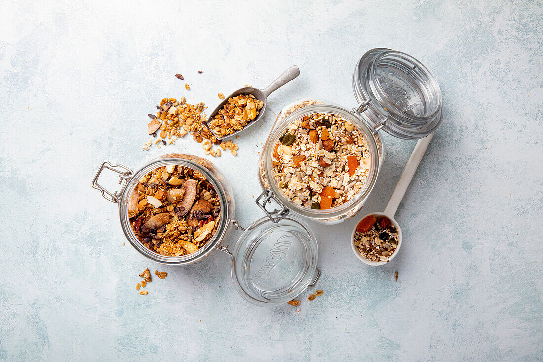 Muesli mix in stock, cashew-coconut granola