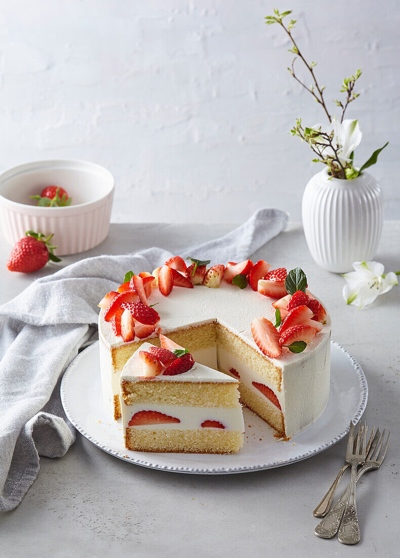 Japanese strawberry cake