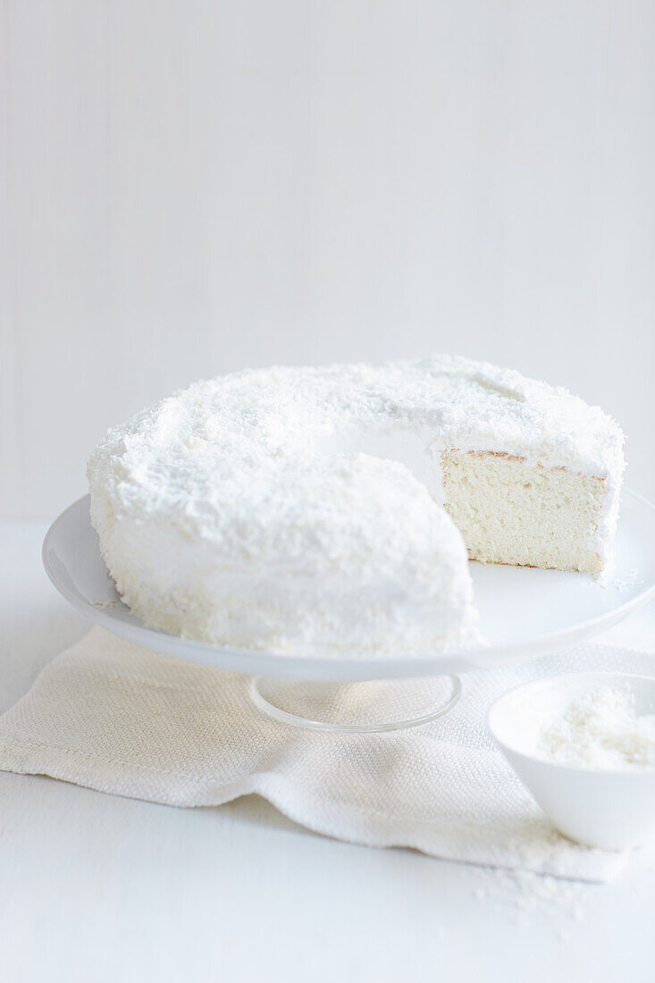 Weißer Kokosnuss Angel Cake