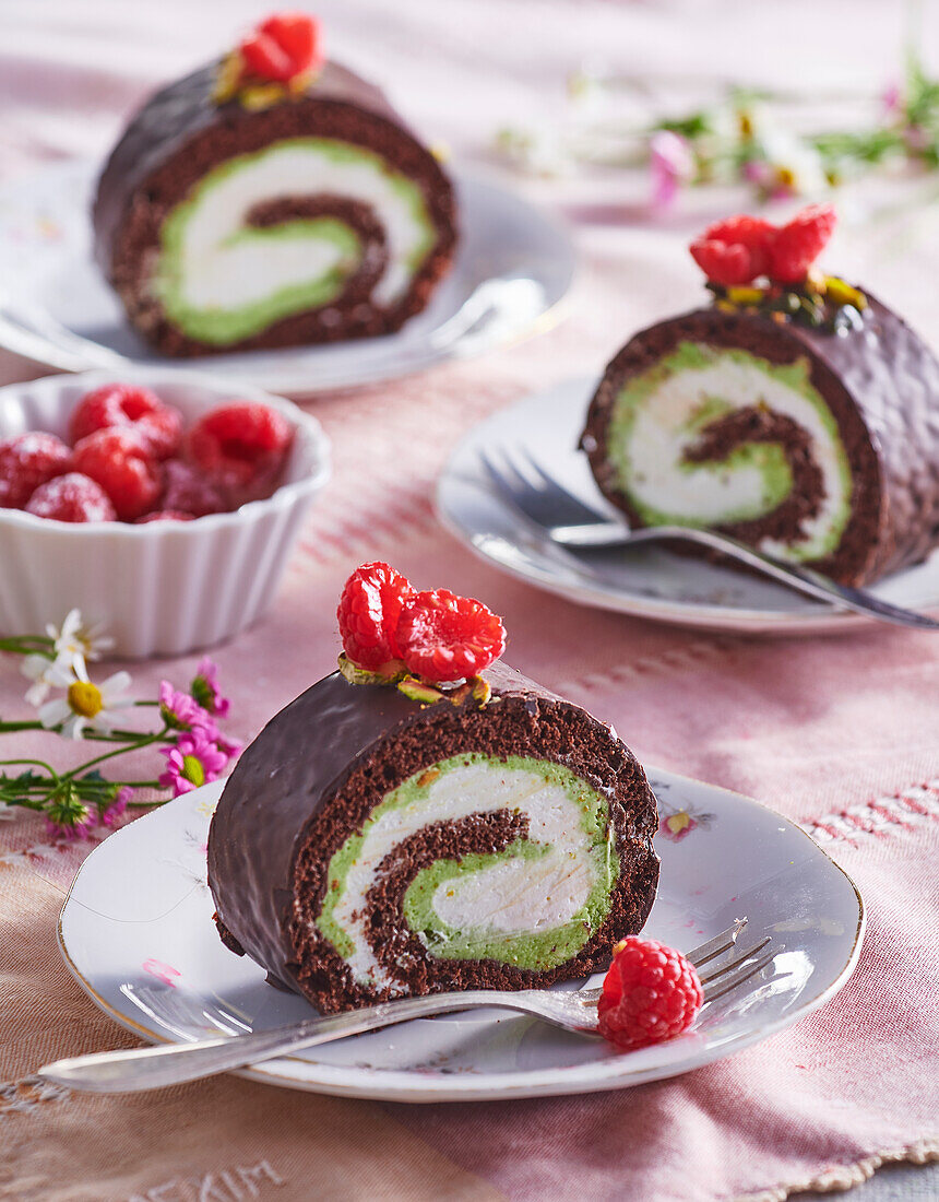 Chocolate cake roll with pistachio cream