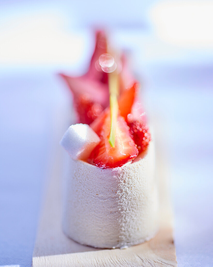 Cream cheese tartlet with strawberries