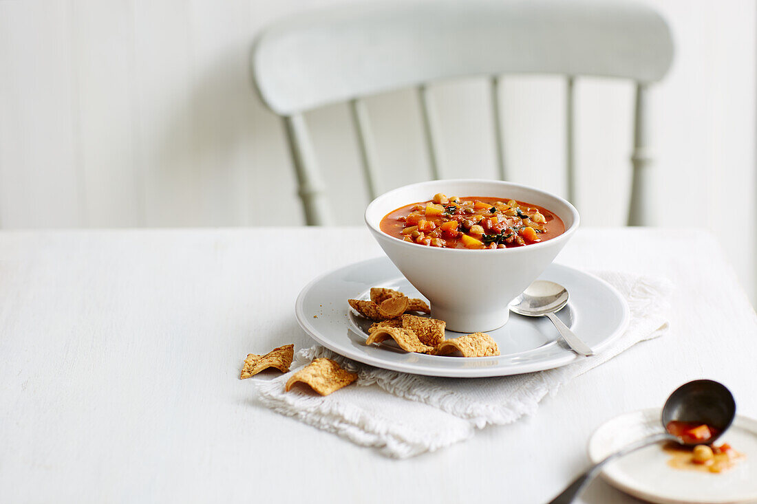 Minestrone mit Crackern