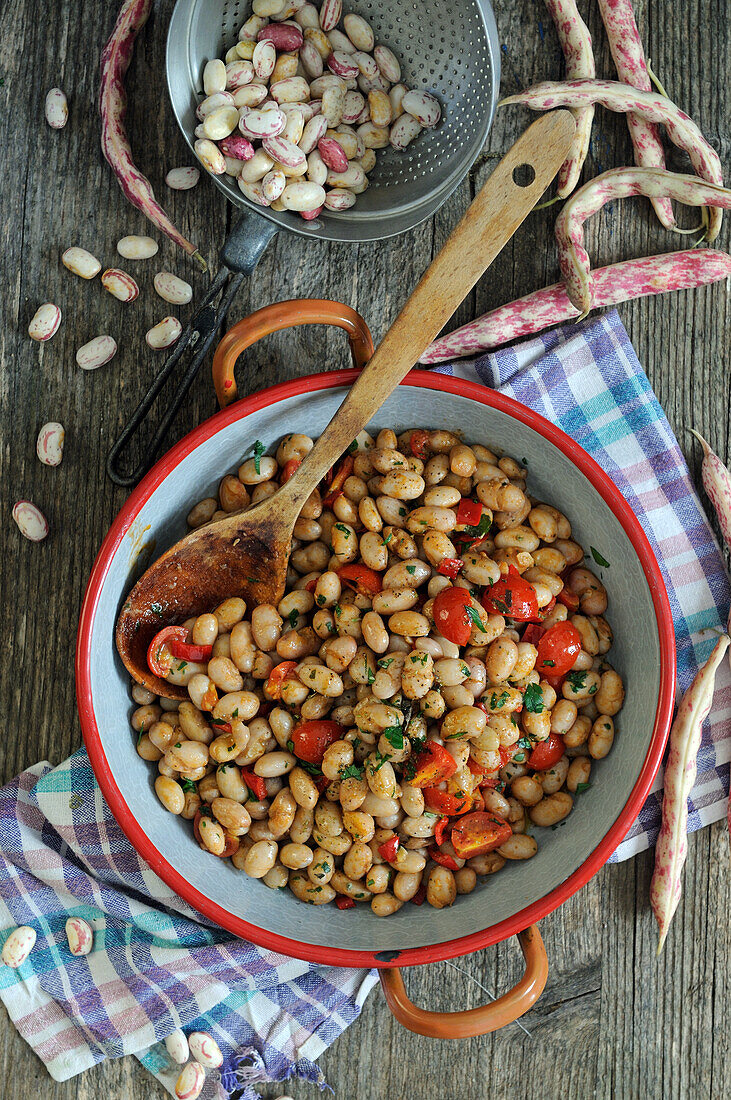 Fresh borlotti bean salad with tomatoes and mixed herbs